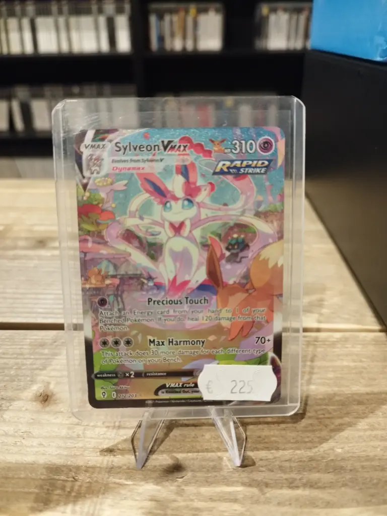 Sylveon Vmax 212